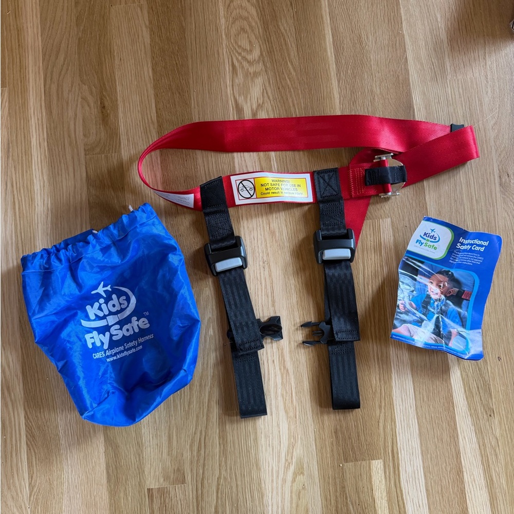 Kids fly safe Travel Safety Harness - Red/Black